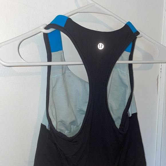 Lululemon Cardio Kick Racerback tank top in Colorblock blue with built in bra - Picture 5 of 9